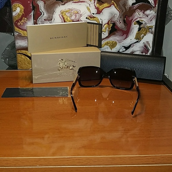 NWT Authentic Womens Burberry Square Sunglasses - Picture 6 of 8
